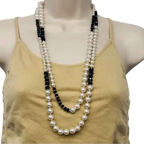 Vintage Black White Faux Pearl Long Necklace Effortless Chic Style Retro Vibe - Picture 1 of 16